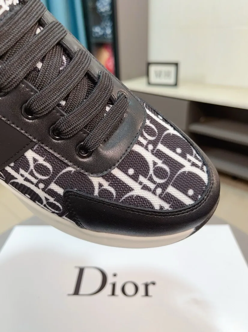 Men's men's shoes 💰440🌹🌹【Dior】Best-selling official website world premiere🔝High-end men's shoes brand official website latest series: The upper is made of imported cowhide with specially designed fabrics➕Mesh breathable lining. Make walking more convenient and comfortable! Compared with the official quality, Midea’s 1:1 replica. Create a fashionable personality to set off your uniqueness! A must-have for trendy men! Classic style. Men's sizes: 38-44.